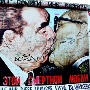 Alex Jones Is Turning on His Possess Attorneys in Sandy Hook Case