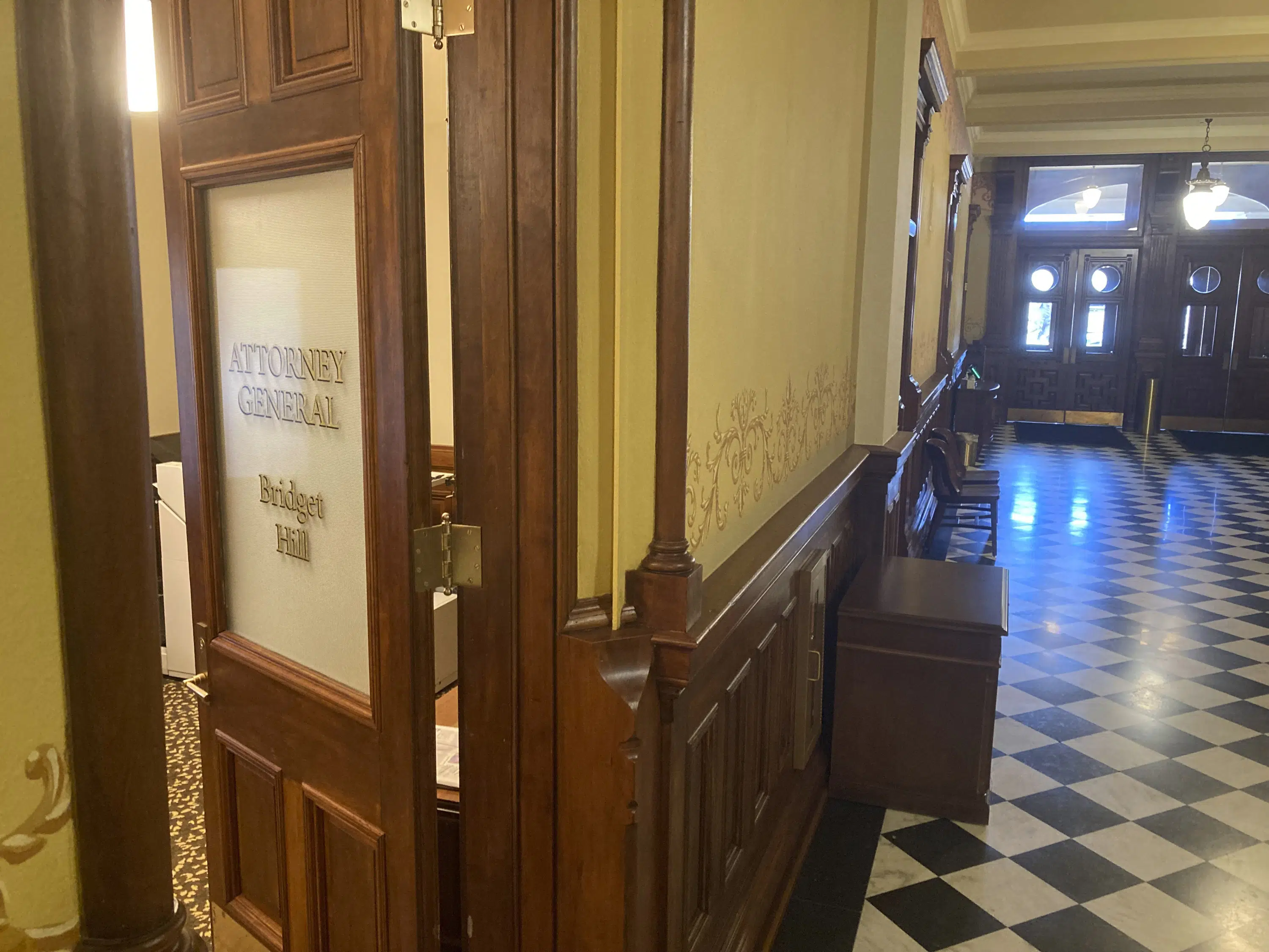 Advice from attorneys common stays key in some states