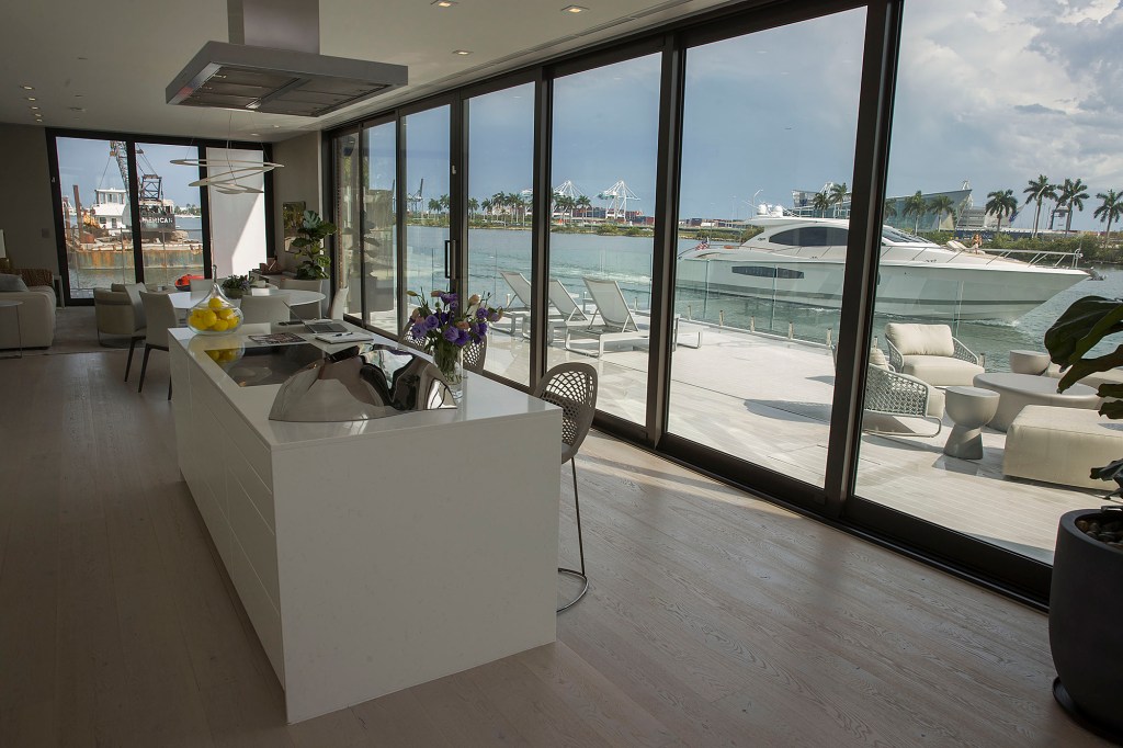 arkup houseboat sues miami